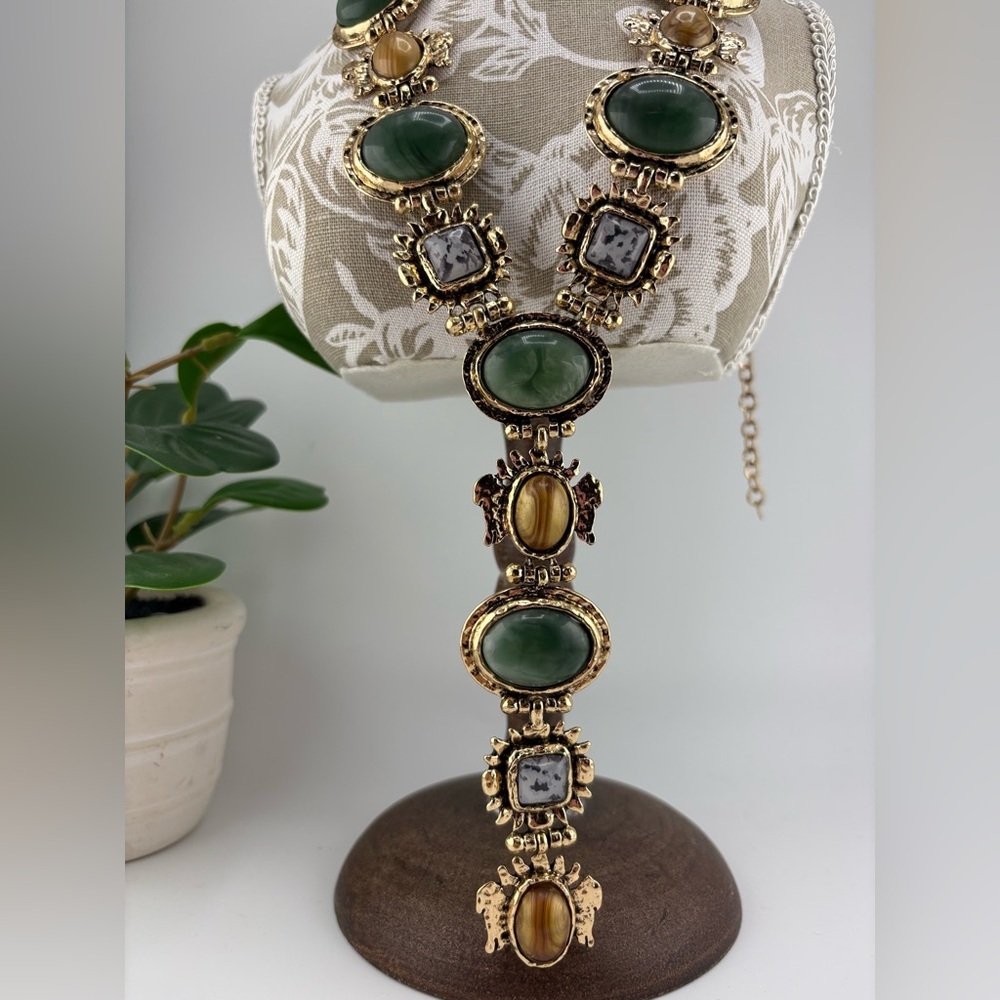 Gold Green Gemstone Statement Necklace – Vintage Style - Picture 9 of 12
